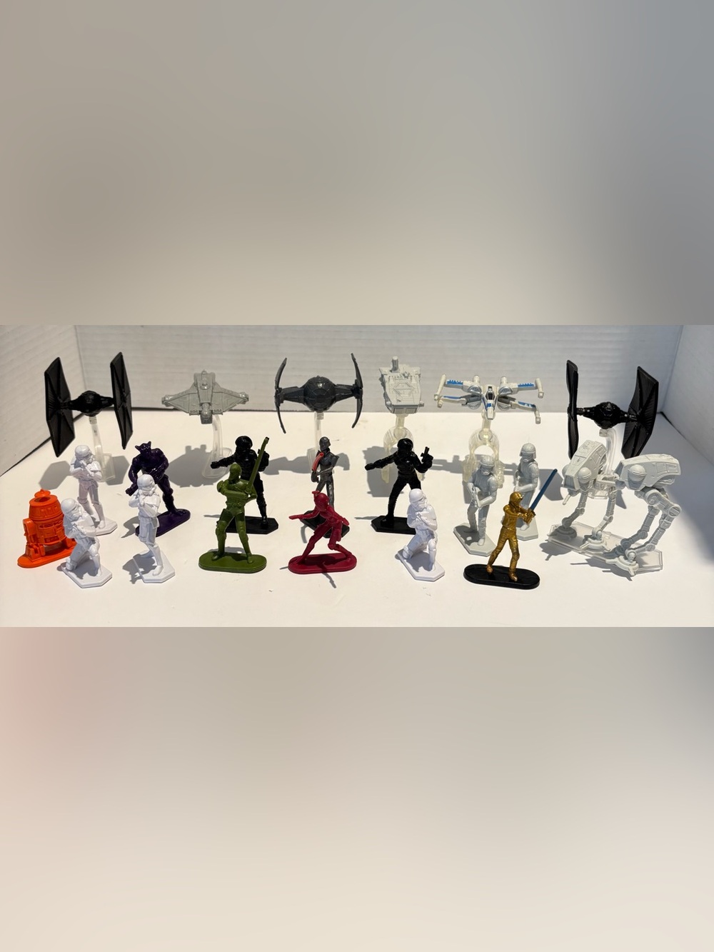 Star Wars Mini Army Type Figures - Large Lot (22 Pieces) & Ships X-Wing Fighter